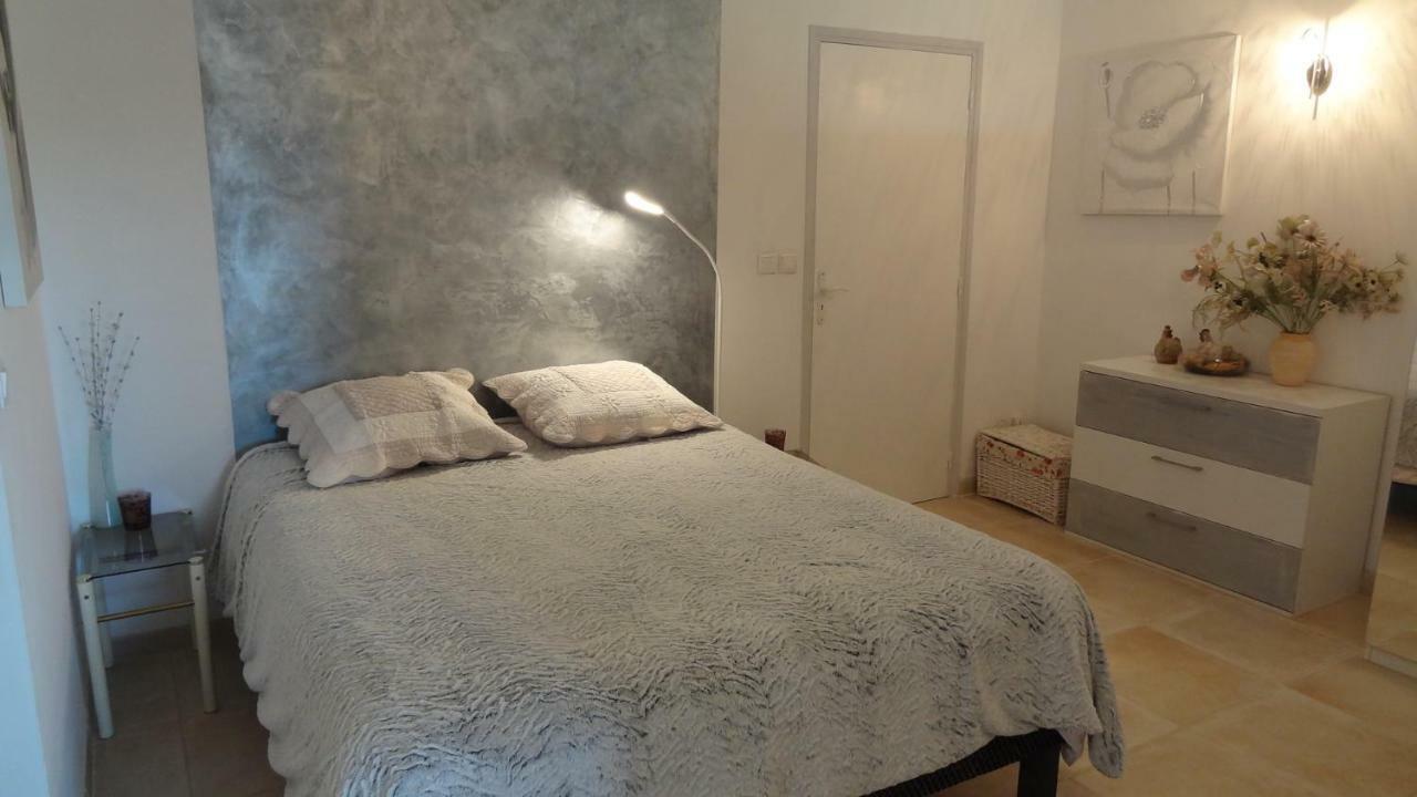Les Chevrefeuilles Lägenhet Manosque Exteriör bild